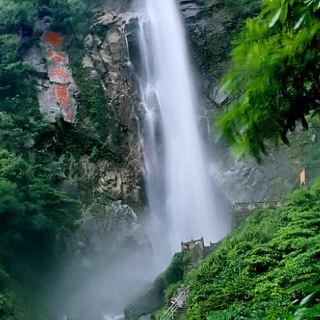 逃离广阔的山川